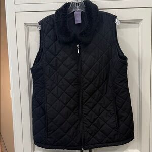 Laura Scott Black Quilted Vest with Faux Fur Collar. Size XL. Womens
